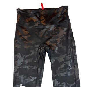 Spanx Pants Womens S/P Black Faux Leather Camo Leggings Pull On Stretch